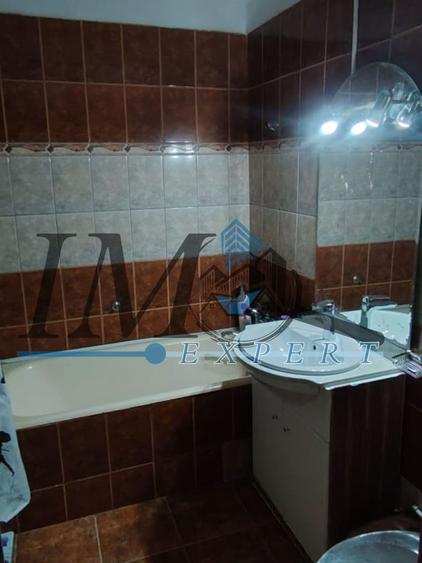 Apartament 3 camere decomandat zona Kaufland Cetate