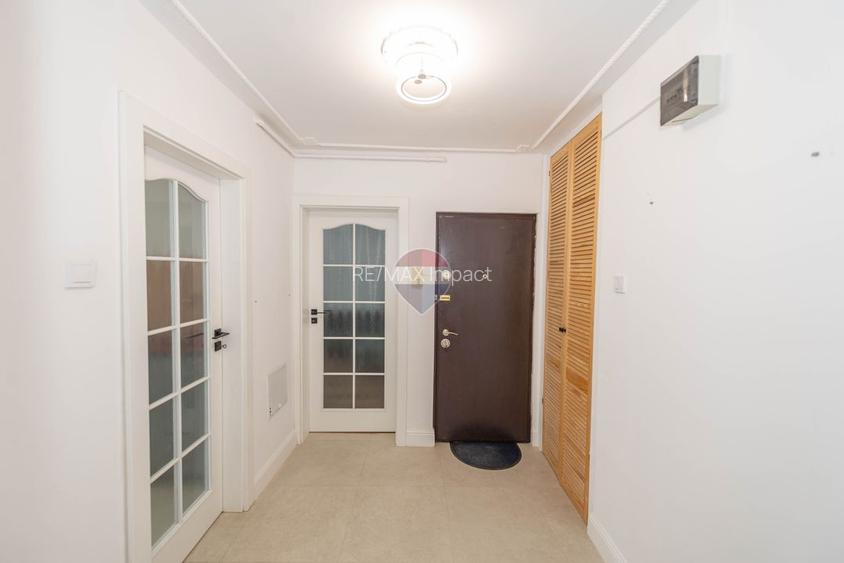 Apartament 3 camere de vanzare, balcon, renovat,  Berceni, sector 4 - 3
