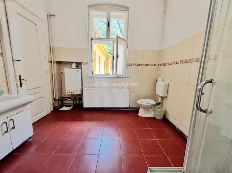 Apartament 6 Camere / Curte Privata | Centrul Istoric/ COMISION 0 - 37