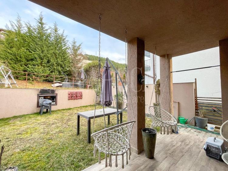 Casa 4 camere de vanzare in Floresti