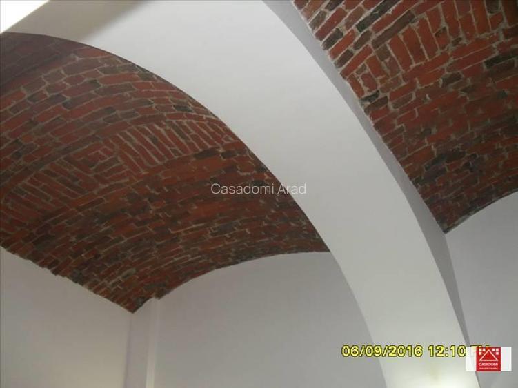 PRET REDUS! Apartament ultracentral, pentru locuit sau birou - 2