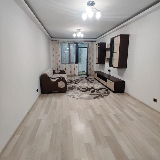 Apartament 3 camere de vanzare