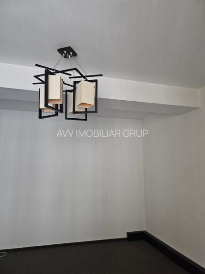 Bulevardul Magheru, Piața Romană - 17