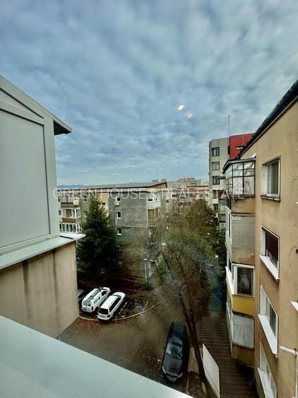 Apartament 2 camere,zona 1Decembrie - 6