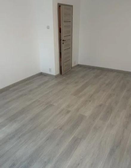 Vitan Mall,P-ta Alba Iulia,bl.1989,reabilitat,et.2/8,DECOMANDATA,renovata,balcon