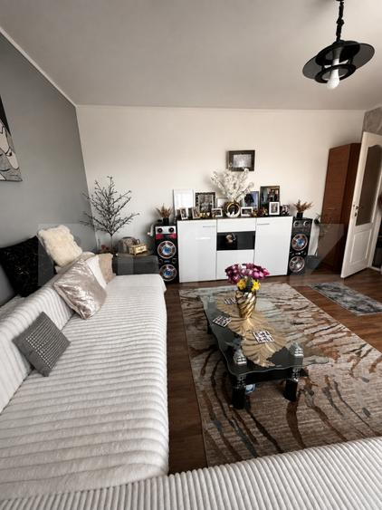 Apartament cu 4 camere, 79 mp, mobilat și utilat, zona Blocuri.