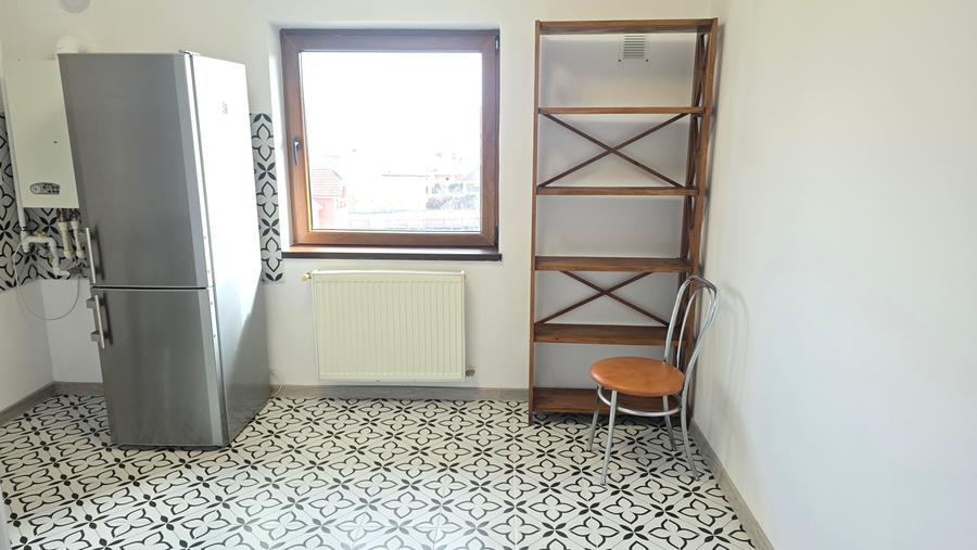 Vand apartament cu 2 camere decomandat in Deva, bloc de caramida din anul 2008,