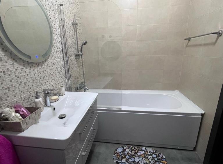 INEL II PRIMO 2 CAMERE BLOC NOU LOC PARCARE REZERVAT 600 EURO TERMEN LUNG