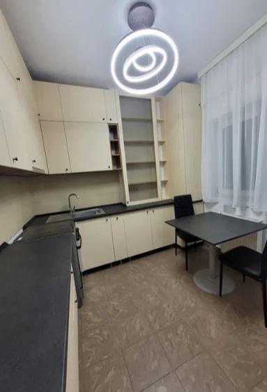 P-ta Alba Iulia,Decebal,vila,decomandat,mobilat,utilat complet,AC,AMENAJAT.