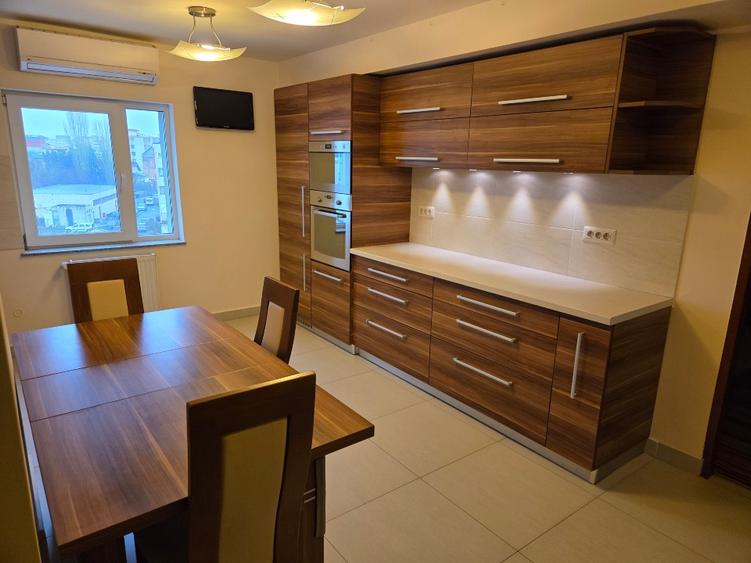 Apartament 4 camere renovat nou, 100mp, finisat modern - zona The Office