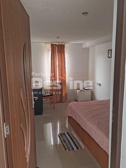 Casa parter+mansarda si teren in Lipovat, Vaslui