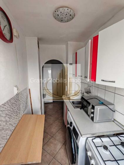 Apartament cu 2 camere, decomandat, Piata Sudului
