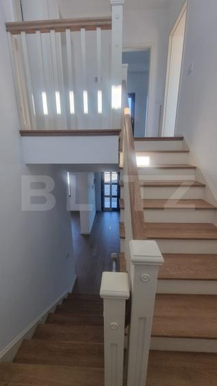 Casa de vanzare, 245 mp, teren 400 mp, zona Strejnicu