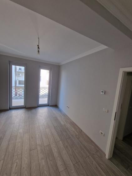 Proprietar vand apartamente 2 camere strada Sperantei 11 GIroc