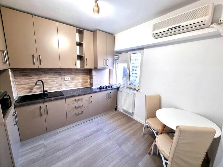 Titan Metrou, Parc I.O.R., Piata Minis, bloc mixt, - 5