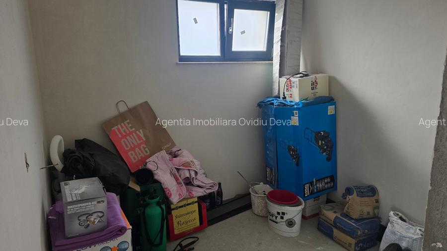 Vand casa in duplex in Deva, semifinisata, zona Garii (peste linia ferata), P+E - 6