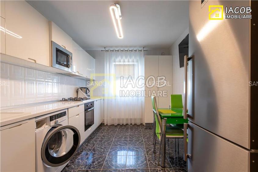 Apartament 3 camere decomandate, central,str. 9 Mai Bacau - 10