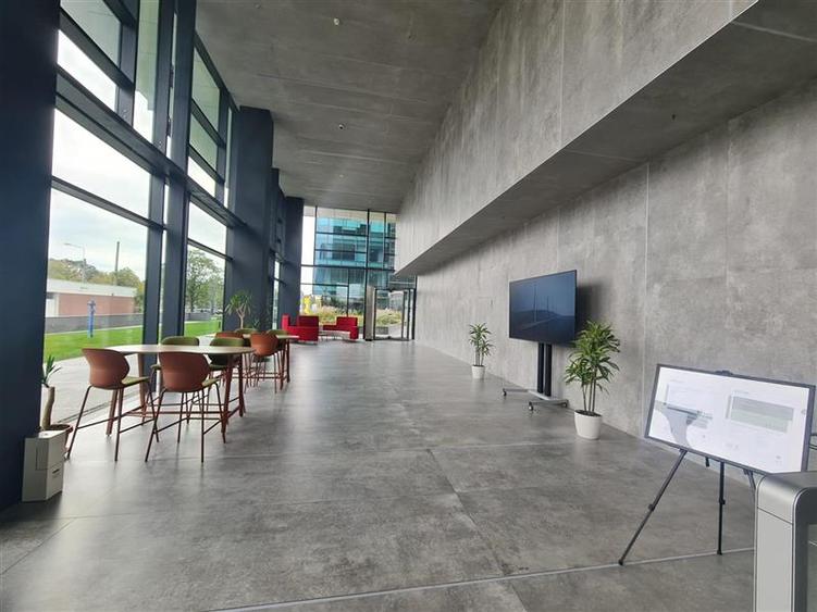Spatii birouri de clasa A de inchiriat in London Building de la 650 mp