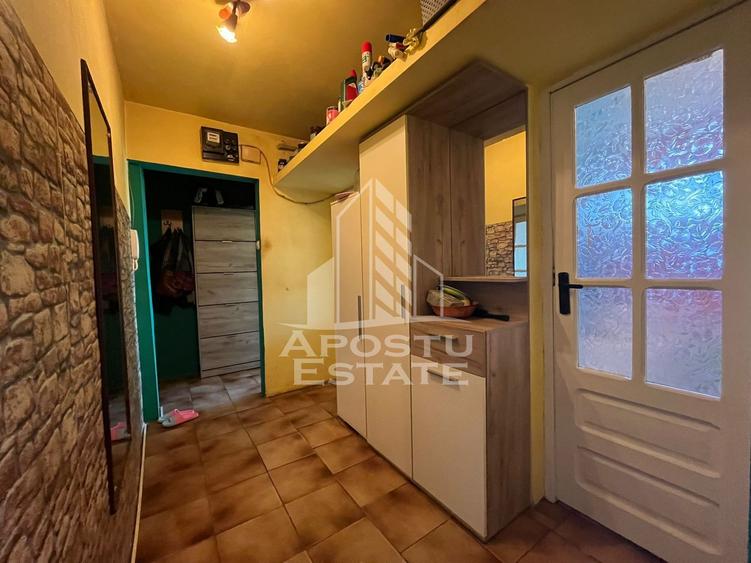 Apartament cu 4 camere, centrala proprie, zona Spitalul Judetean