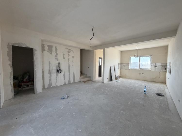 Duplex, 4 camere, 312mp teren, 95mp utili - Sacalaz