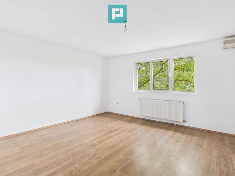 Vilă cu 5 camere pentru investiții în Dumbrăvița