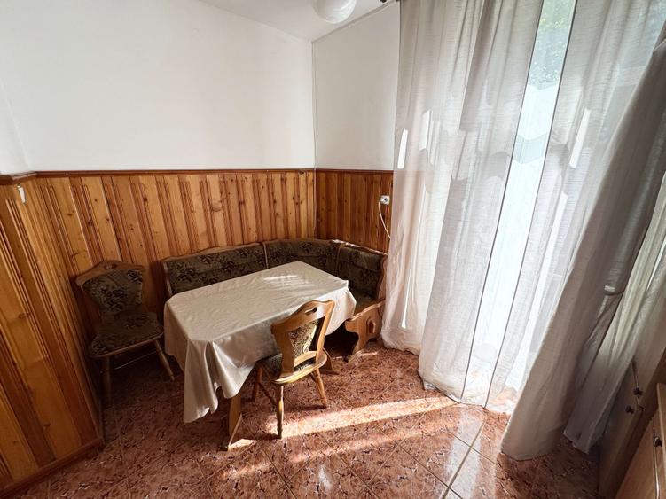 COPOU, langa Universitate, apartament 2 camere, spatios, decomandat, etaj 1