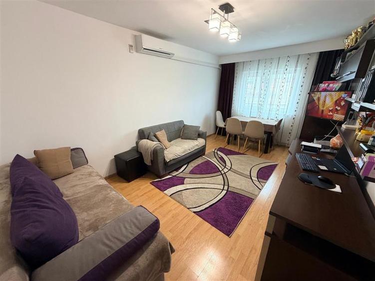 3 camere decomandat Alexandru-Piata