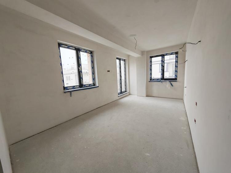 Apartament 3 camere 2 bai la cheie loc de parcare Tomis Plus