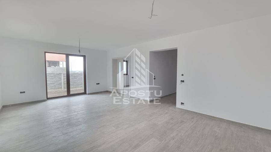Casa individuala de vanzare cu 4 camere si garaj, Giarmata