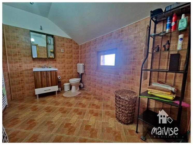 Casa de vanzare, Teren 927mp- Podul Olt , zona Centrala