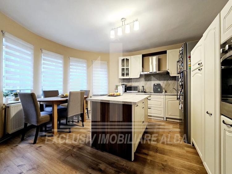 Casa individuala | 238 mp | 6 camere | Cetate