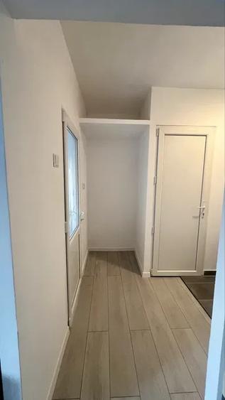 Mall Vitan -strada Aleea Banul Udrea-garsoniera decomandata