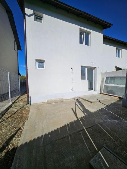 Oferta vanzare parte din duplex P+M Pitesti, 138000 EURO
