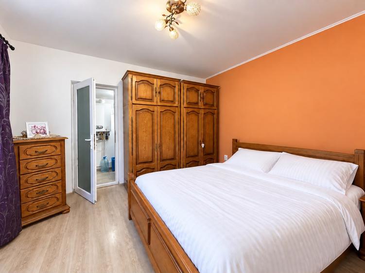 Casă renovată integral în Tomis 2 | Teren 90 mp | Parcare proprie