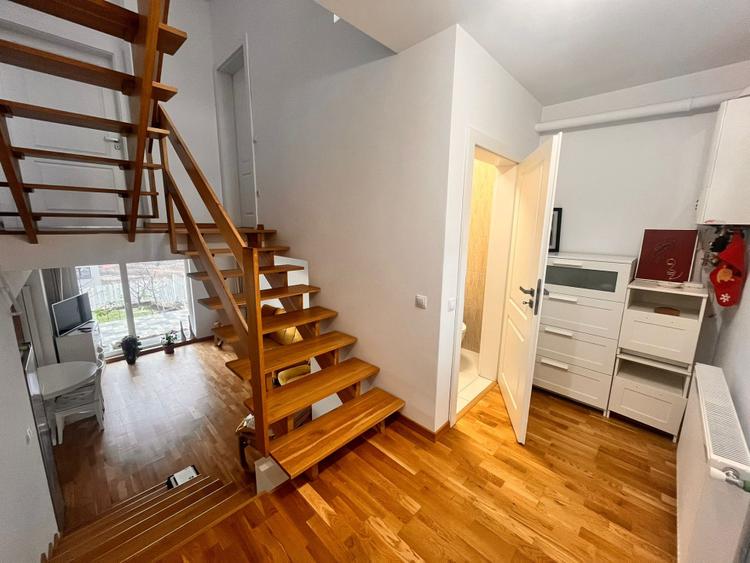 Casa cu 4 camere,3 bai,3 terase,2 balcoane,1 garaj si 1 parcare,zona Apahida