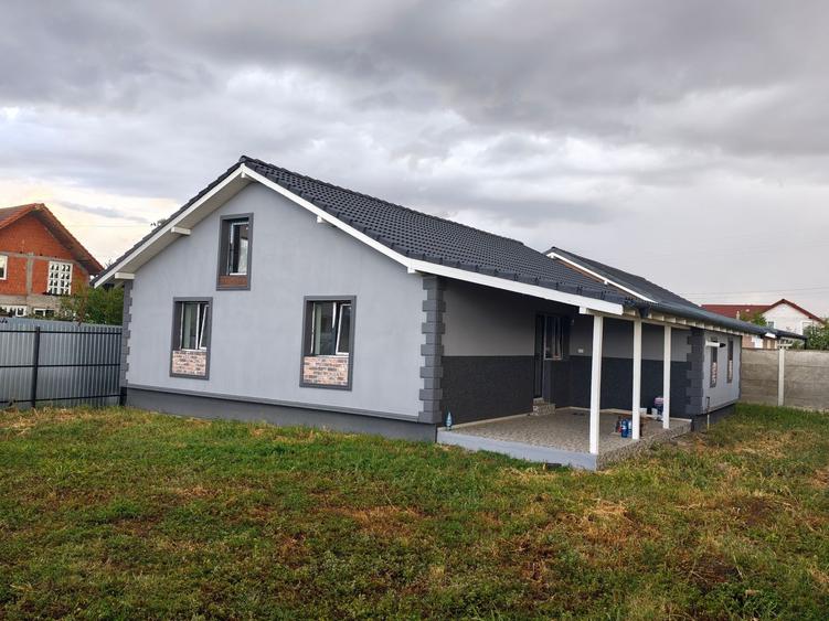 Casa Individuala Sanmihaiu Roman,Parter,4 Camere,2Bai,Toate Utilitatile