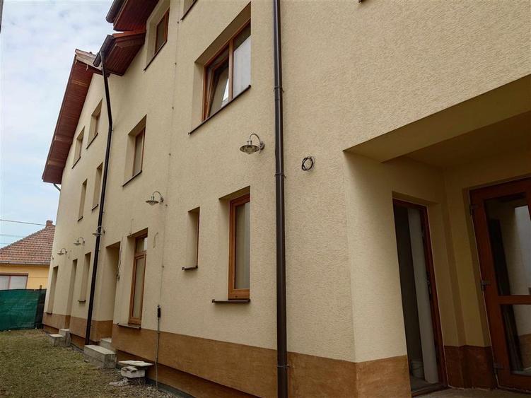 Cladire noua, ideala pentru cazare sau spatii de birouri in Brad, Hd
