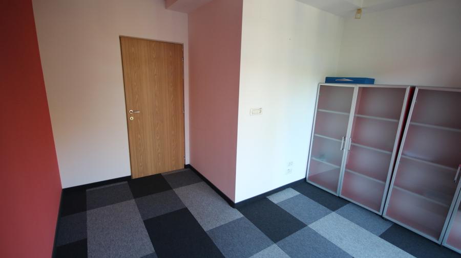 De inchiriat spatiu cu destinatie birouri,Complex studentesc