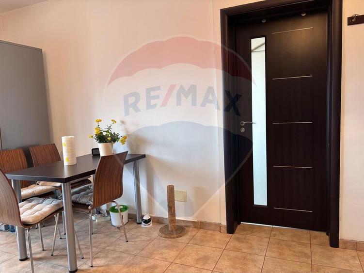 Apartament cu 2 camere de vânzare în zona Central