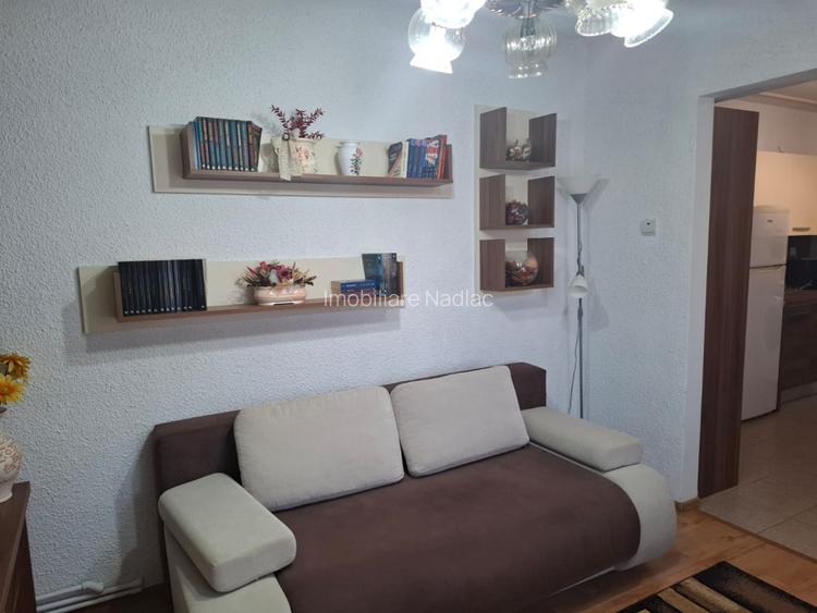 Apartament 4 camere  decomandate cu vedere pe doua parti in Nadlac - 5