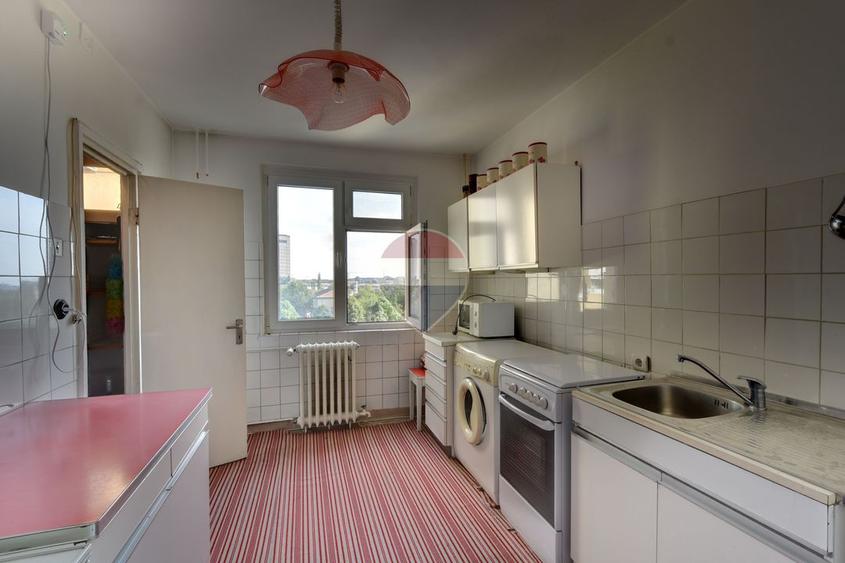 Apartament cu 3 camere de vânzare, zonă ultracentrală Timișoara