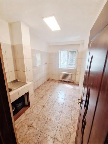 Intim - Sabroso, apartament 3 camere decomandate,