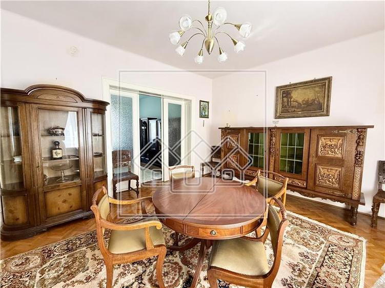Apartament cu 4 camere si 2 bai - etaj 1 - Piata Habermann