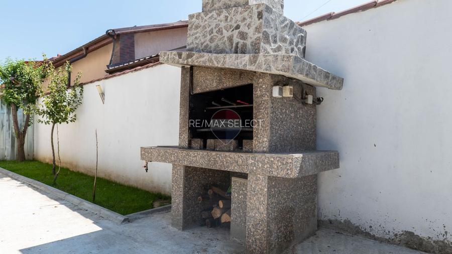Vanzare vilă cu 2 unitati locative independente in Pantelimon, Central