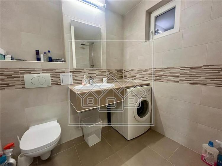 Apartament 3 camere pe Mihai Viteazu, la cheie, disponibil imediat
