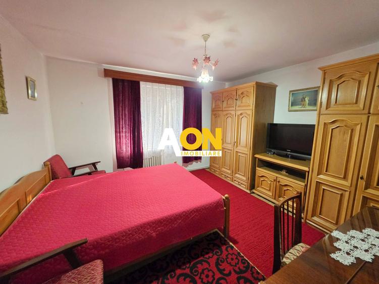 Casă 3 camere, 630 mp teren, zona Schit, Cetate