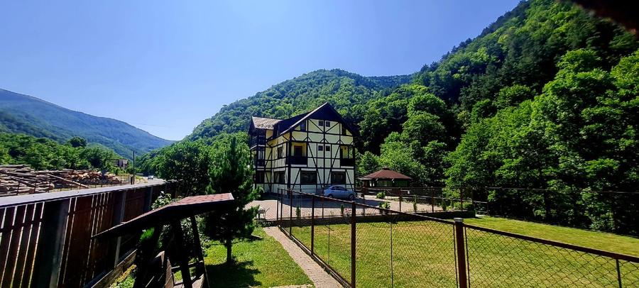 De vânzare – Pensiune turistică complet funcțională în Sadu, Sibiu