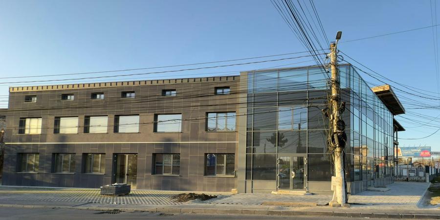 Spatiu comercial format din birouri si zona de productie/depozit