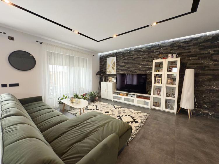 CASA DE LUX - 400.000 Euro - GHIRODA