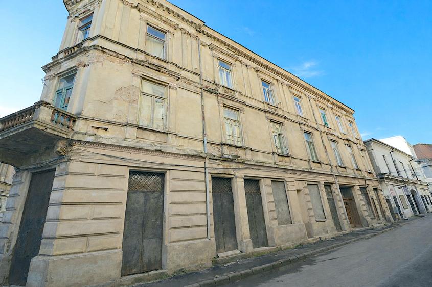 Clădire istorică – fost hotel emblematic în Centrul Istoric